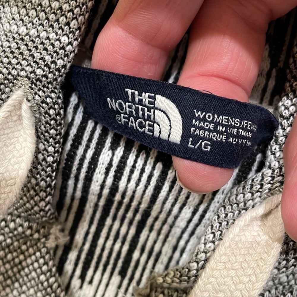 The North Face Woman Size Large Popover Gray Hoodie Kangaroo Pocket Long Sleeve - Picture 3 of 12